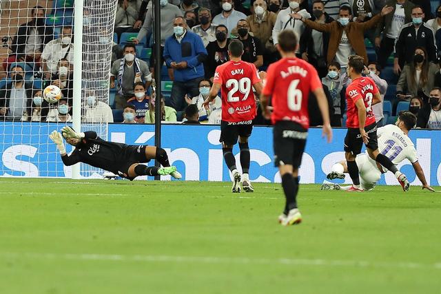 鲁尼喊话凯恩：希勒英超进球纪录等你打破，快回帮曼联重返巅峰吧